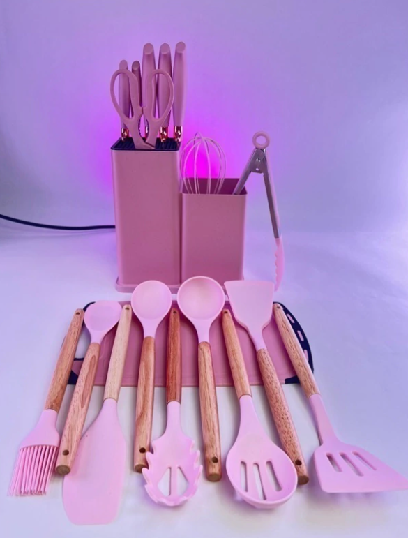 SET DE UTENSILIOS CON CUCHILLO Y TABLA