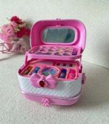 SET DE MAQUILLAJE RUBY 54 PIEZAS